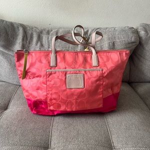 Coach Signature bBag Pink/Coral